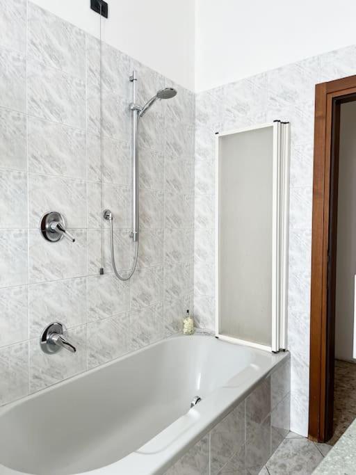Airport+Train Station+Center Cozy City Loft Lejlighed Bergamo Eksteriør billede